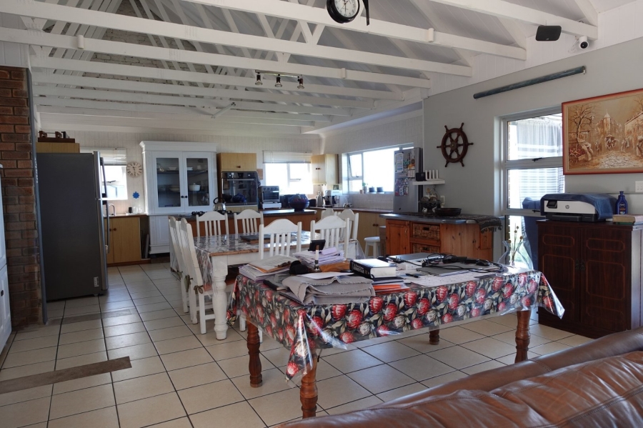 6 Bedroom Property for Sale in Outeniqua Strand Western Cape